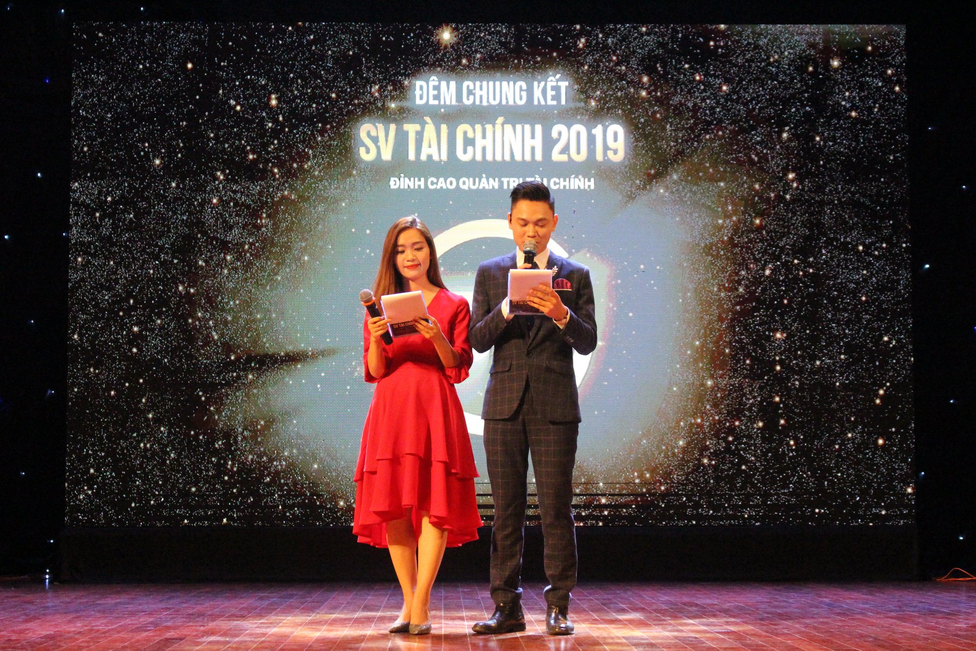 Đêm chung kết diễn ra tại đại học sân khấu điện ảnh Hà Nội Đêm chung kết diễn ra tại đại học sân khấu điện ảnh Hà Nội